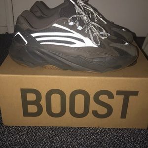 Yeezy Boost 700 V2